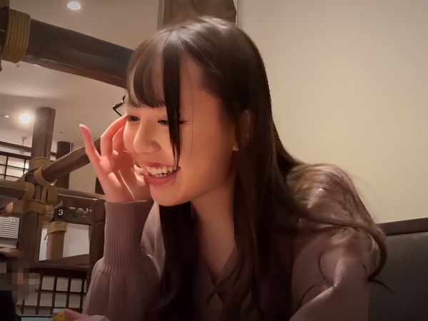 【ちっぱい美少女のMな素顔】 拘束プレイで発情！ 彼氏にパンパン突かれて、可愛いおっぱいが揺れまくる♡