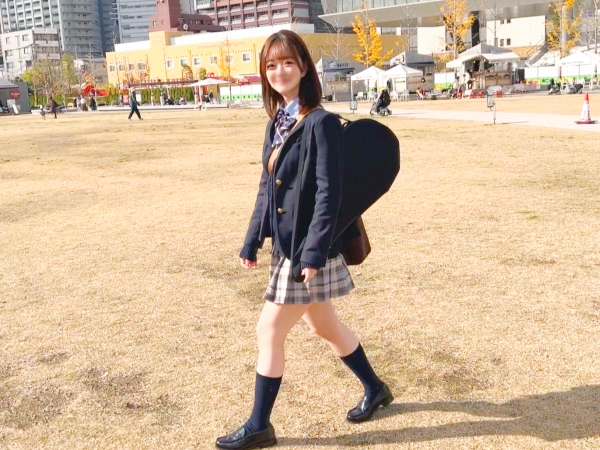 【制服美少女のイキまくり♡】 色白むっちりボディのJKがハメ撮りで本気アクメ！ 敏感な身体を責めまくり！