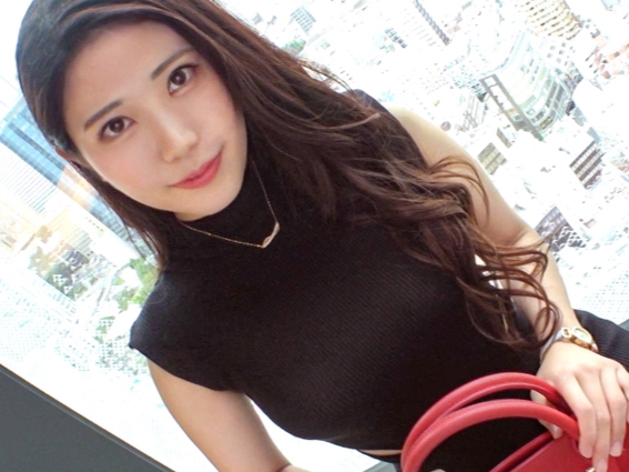 【美尻お姉さんの誘惑】タイトワンピから覗くエロティックな美尻！ 欲求不満な人妻が肉棒で満たされる官能の瞬間！