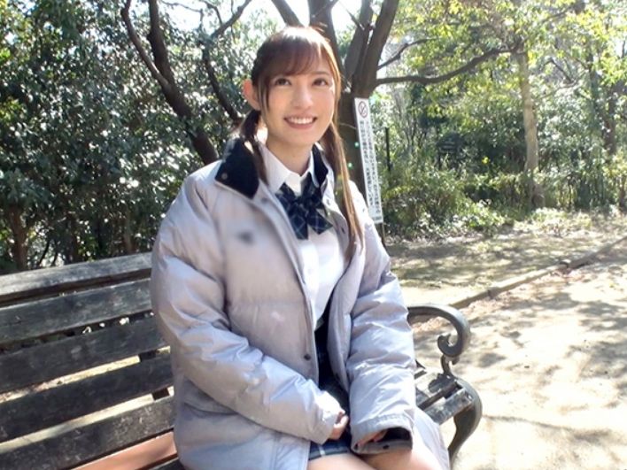 【超絶美少女のAVデビュー】「もうダメ…気持ち良すぎる…」制服姿のウブな美少女が2本の肉棒に翻弄され、激イキ連発！初々しい反応がたまらない初体験FUCK！♡