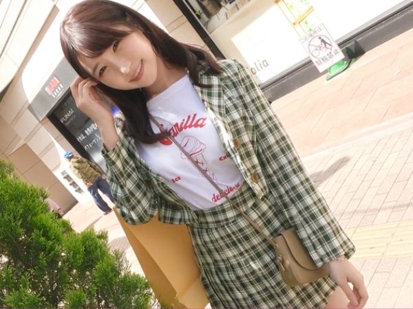 【素人】「おちんちん気持ちいでちゅか？ｗ」保育士を目指す学生に赤ちゃん服着せておまんこガン突きSEX！