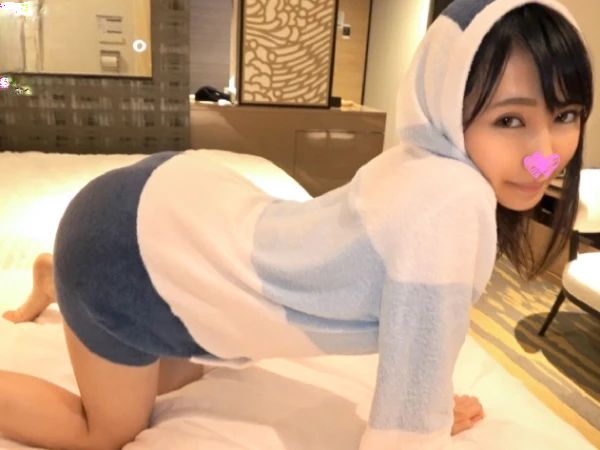【低身長巨乳の美形JK】『もっと気持ちよくして…』スクールカーストの頂点に立つ美少女がハメ撮りで本気モード！チンポにデレデレの甘々セックスがエロすぎる！制服姿で乱れる姿がたまらない！♡