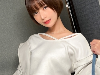 【美ボディ美少女の悶絶プレイ】『あっ…そこダメ…』顔面偏差値MAXのスレンダー美少女がパイパンオマンコを激しくピストン！肉棒でかき回され、感じまくる姿がエロすぎる！！