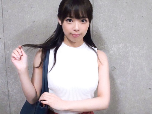 【女子大生の淫乱覚醒】激カワJDを口説いて3P決行♡最初は恥ずかしがってたのに…両手にチンポを握りしめ、どんどんメス顔に変貌！淫乱スイッチONでエロさ全開♡