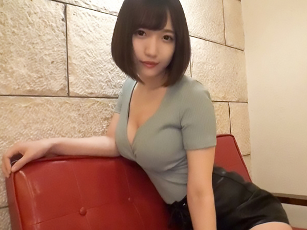 【パイパンお姉さんの生挿入】スベスベマ○コに正常位で激突き！素人お姉さんがイキ狂い、濃厚ザーメンぶっかけで悶絶！エロすぎる反応がヤバい！♡