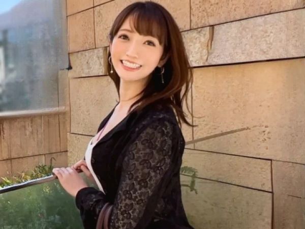【裏切り巨乳メンエス嬢】『彼氏に悪いから…』人気セラピストが黒パンスト姿で浮気セックス！ナマチンポ咥え込み、彼氏以外の肉棒で感じまくる生々しい性交！