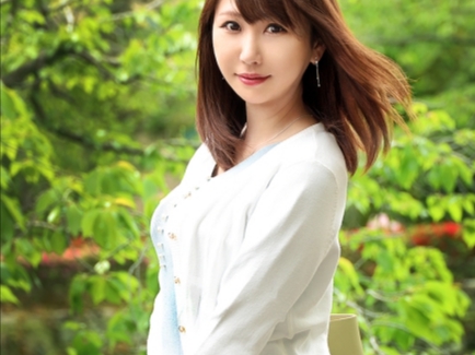 【欲求不満な人妻】『旦那じゃ物足りない…』ドスケベ人妻が他人棒を求めて不倫セックス！激しく突かれてヨガリまくり、快感に溺れる！！♡