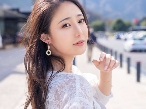【年下男子と温泉で♨】 淫乱お姉さんが若チンポにメロメロ！ 生ハメでパコパコ発情セックス！